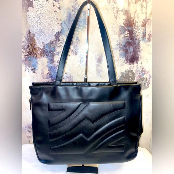 Authentic Salvatore Ferragamo Black Shoulder Bag - Picture 1 of 16